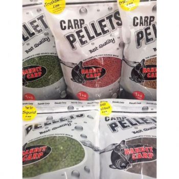 PELLET BANDIT CARP 4mm 1kg PIKANTNA KIEŁBASA