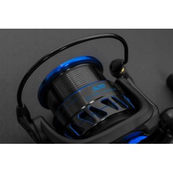 KOŁOWROTEK PRESTON INERTIA 420 FEEDER