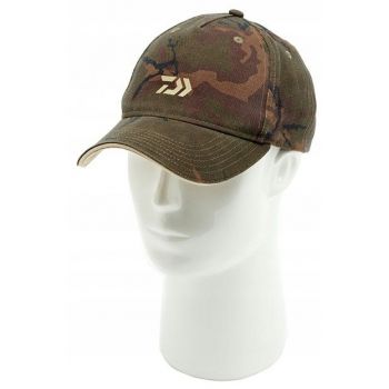 CZAPKA Z DASZKIEM DAIWA CARP CAMO CAP D-VEC